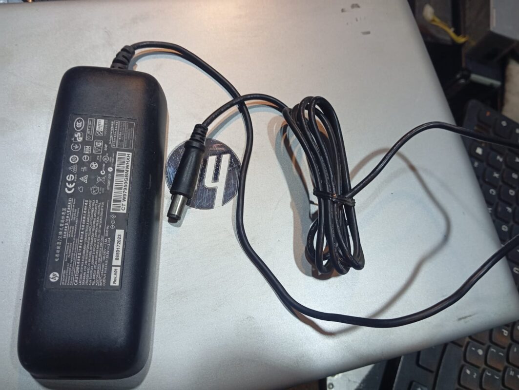 Genuine HP laptop AC power adapter
